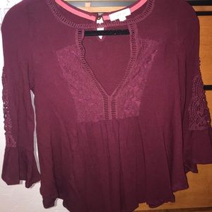 Burgundy flirty shirt with lace details